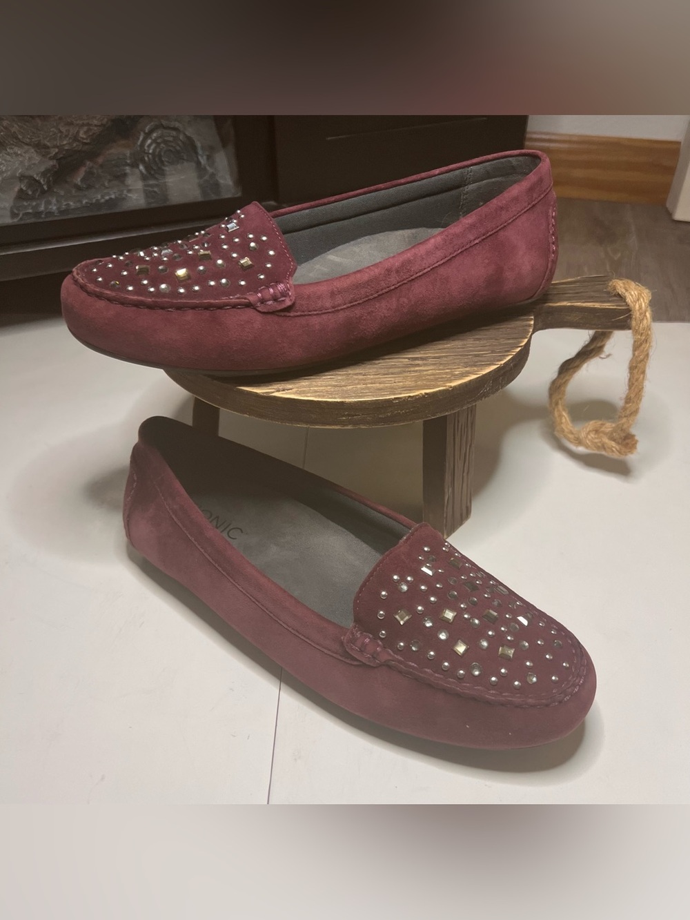 Vionic Athens Burgundy Suede Studded Loafers Size 9 Orthotics Moccasins